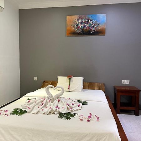 Neakru Guesthouse And Restaurant Kampot Buitenkant foto
