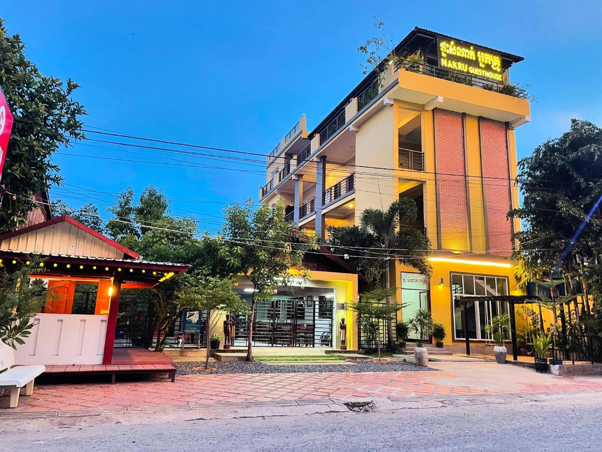 Neakru Guesthouse And Restaurant Kampot Buitenkant foto