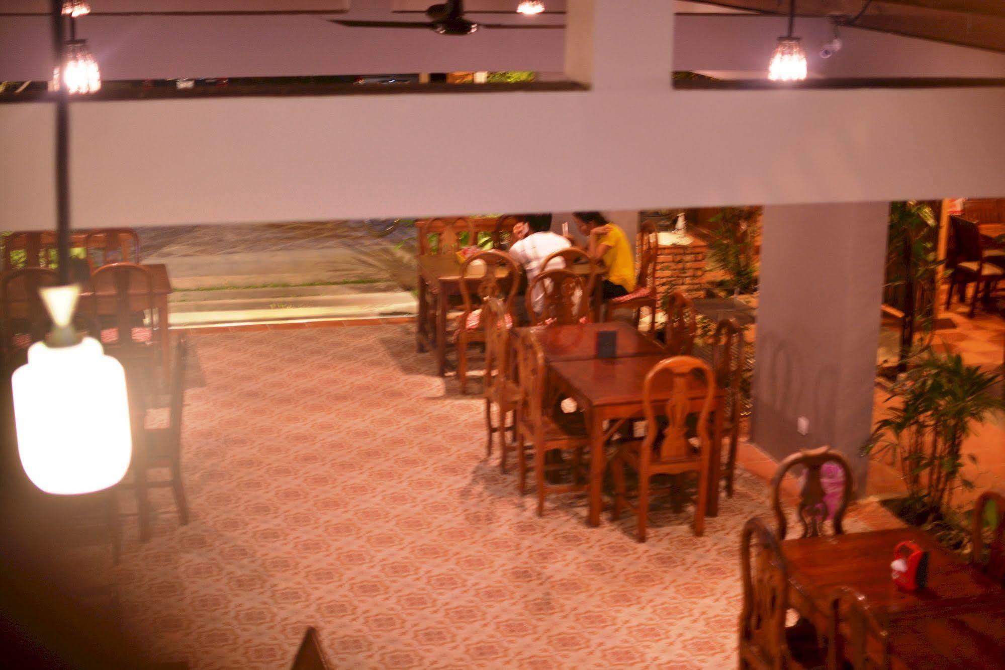 Neakru Guesthouse And Restaurant Kampot Buitenkant foto