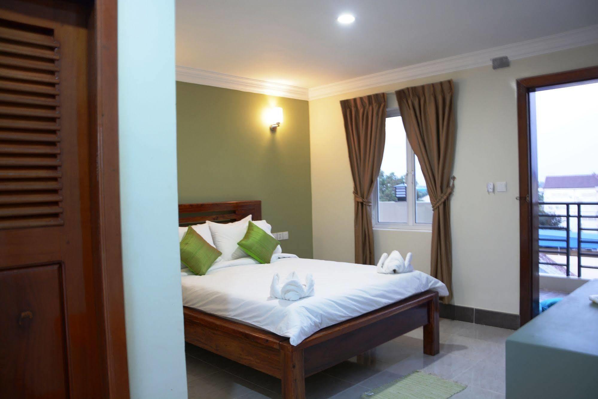 Neakru Guesthouse And Restaurant Kampot Buitenkant foto