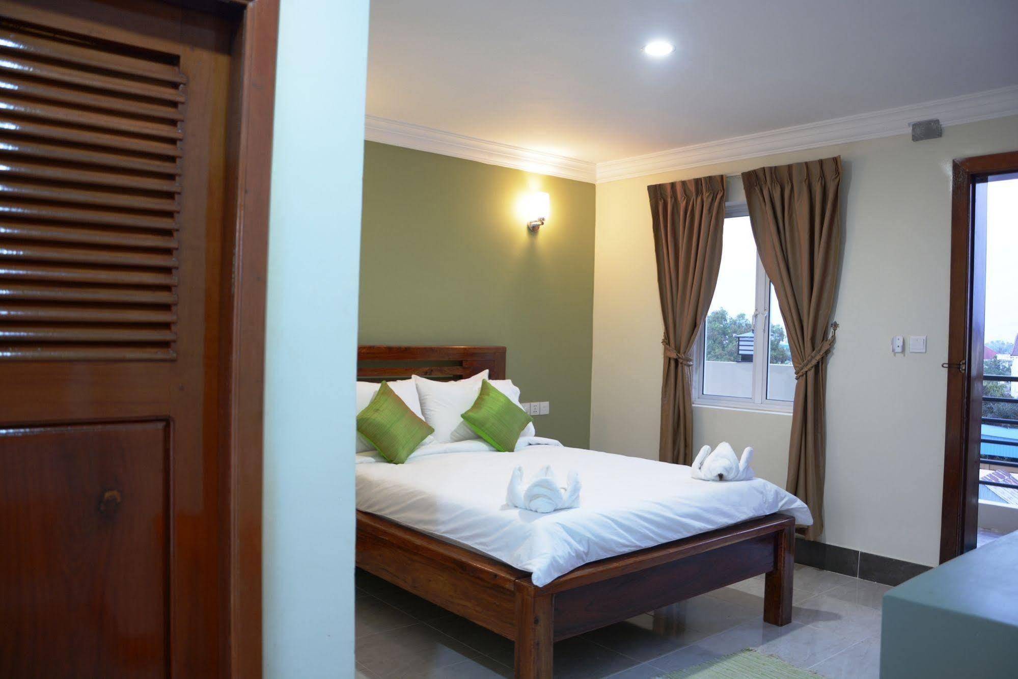 Neakru Guesthouse And Restaurant Kampot Buitenkant foto