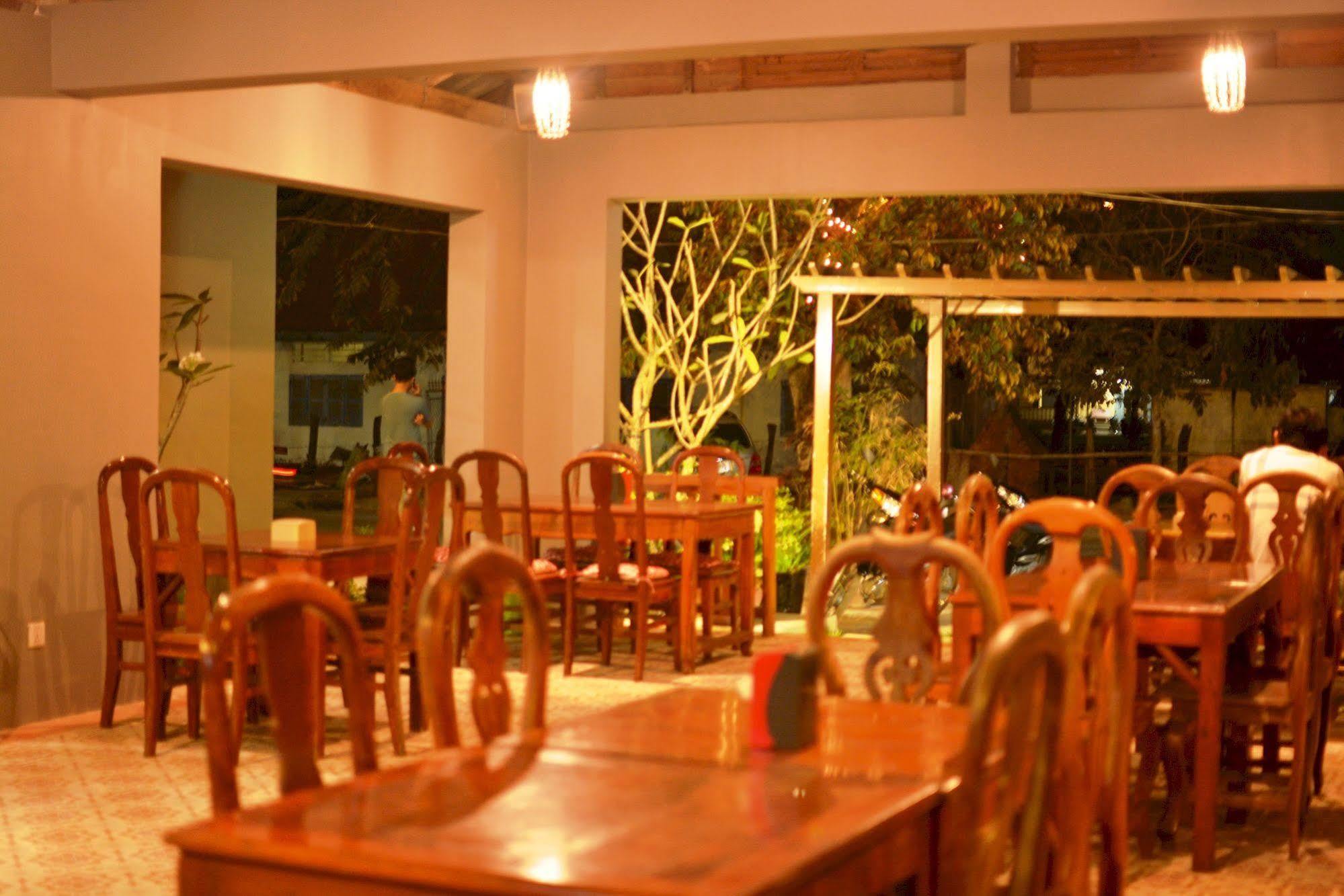 Neakru Guesthouse And Restaurant Kampot Buitenkant foto