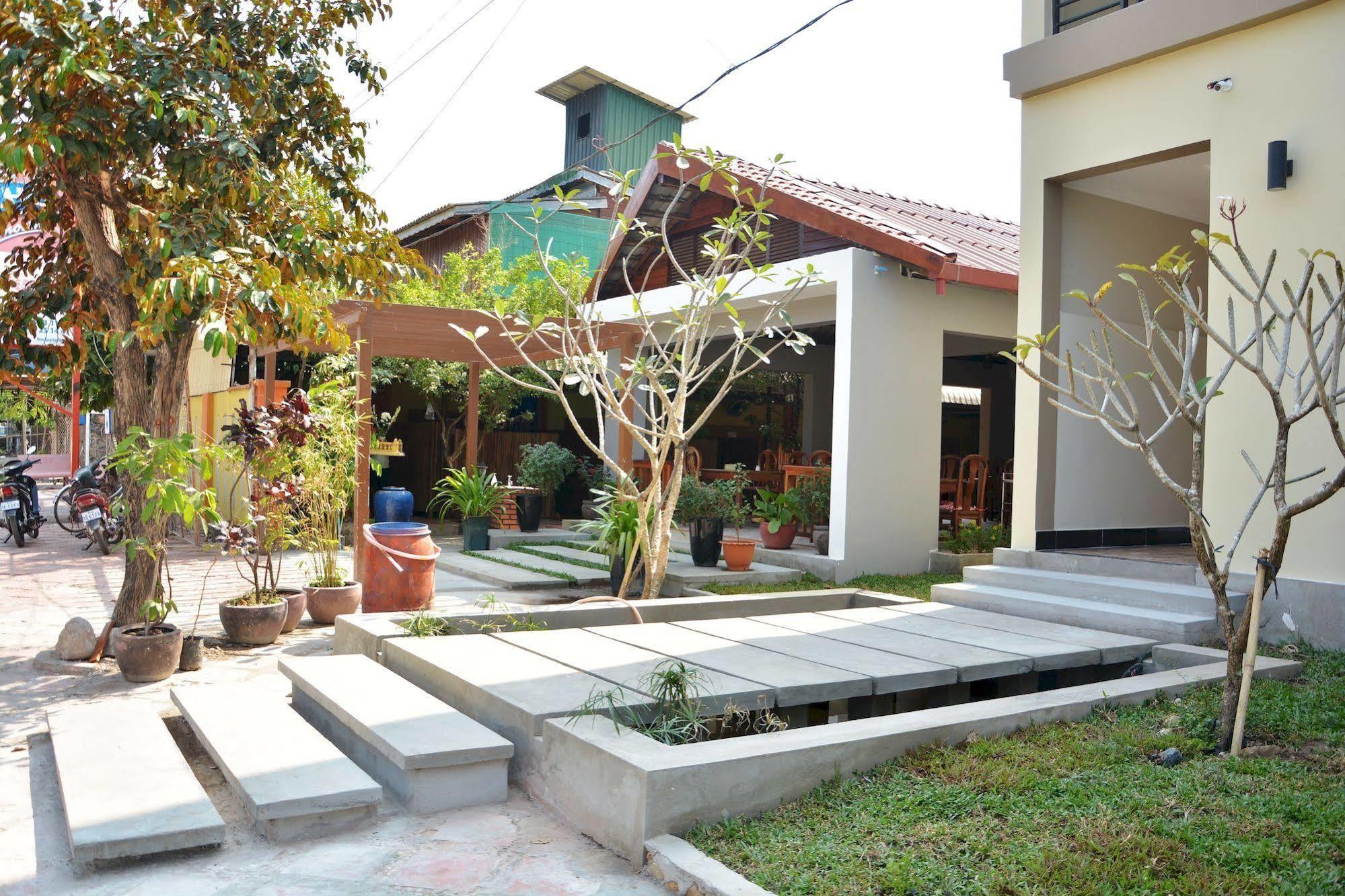 Neakru Guesthouse And Restaurant Kampot Buitenkant foto