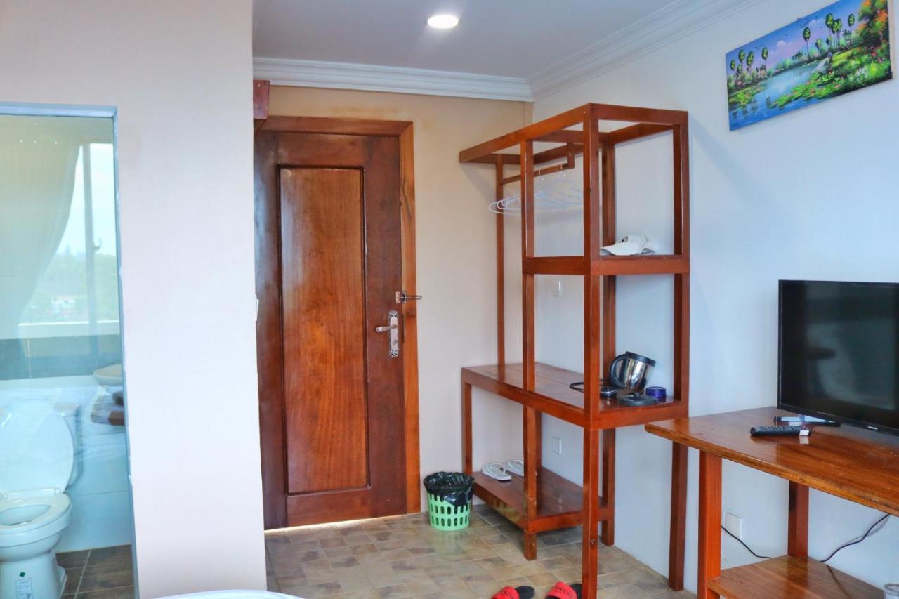 Neakru Guesthouse And Restaurant Kampot Buitenkant foto